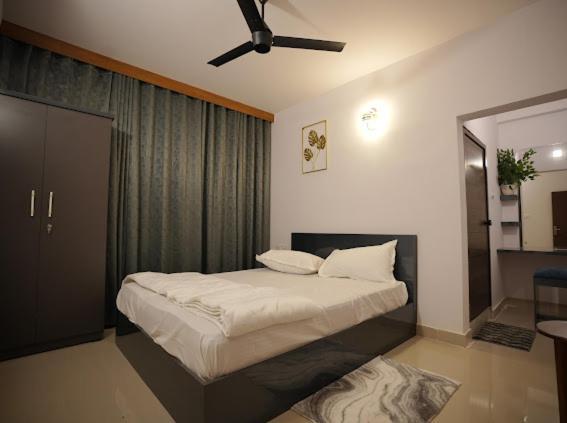 Hotel Le Marina Residency Calecute Exterior foto